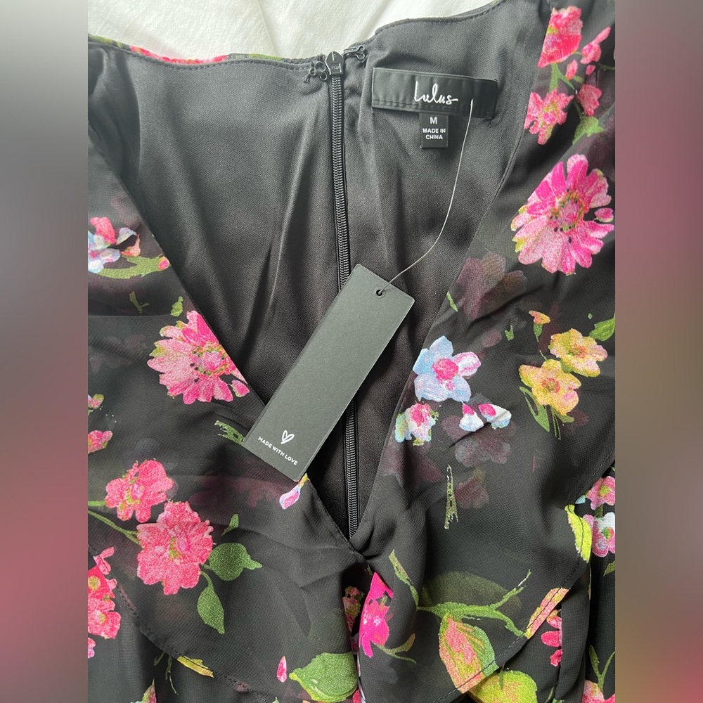 Lulu’s Blooming Love Jumpsuit Size M - Picture 5 of 10